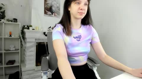 Evalena maybe just Eva online show from 11-04-25, 05:17