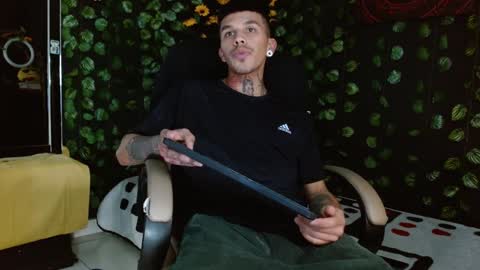 Snapshot of baby_gio chatting on 12-04-24, 01:58 OF GxoXabs online show from 12-04-24, 01:58