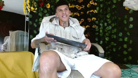 Snapshot of baby_gio chatting on 12-16-24, 12:48 OF GxoXabs online show from 12-16-24, 12:48