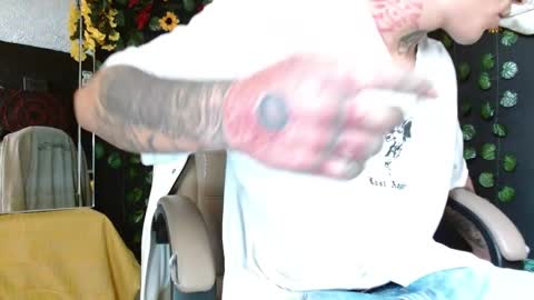 Snapshot of baby_gio chatting on 12-16-24, 01:43 OF GxoXabs online show from 12-16-24, 01:43