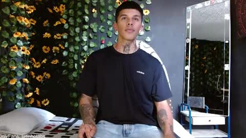 Snapshot of baby_gio chatting on 01-23-25, 07:51 OF GxoXabs online show from 01-23-25, 07:51