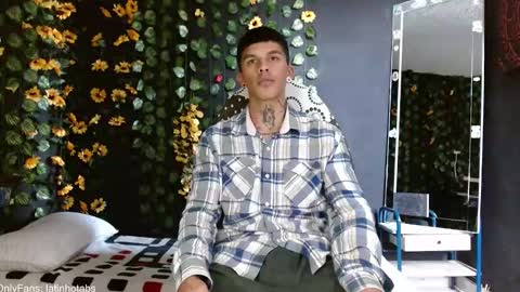 Snapshot of baby_gio chatting on 01-24-25, 07:49 OF GxoXabs online show from 01-24-25, 07:49