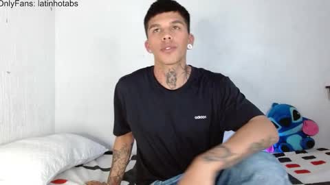 Snapshot of baby_gio chatting on 02-10-25, 08:31 OF GxoXabs online show from 02-10-25, 08:31