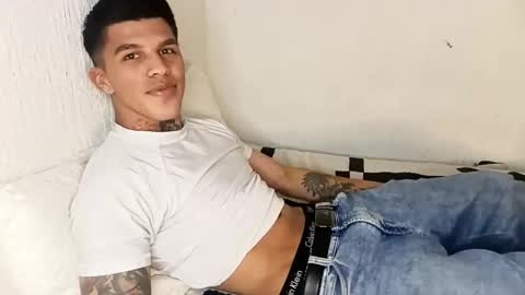 Snapshot of baby_gio chatting on 02-25-25, 03:31 OF GxoXabs online show from 02-25-25, 03:31