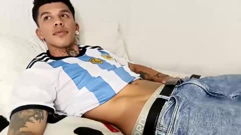 Snapshot of baby_gio chatting on 02-26-25, 08:15 OF GxoXabs online show from 02-26-25, 08:15