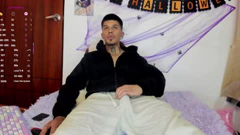 Snapshot of baby_gio chatting on 10-10-25, 12:04 OF GxoXabs online show from 10-10-25, 12:04