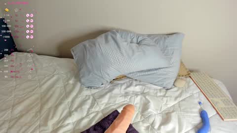 Snapshot of baby_jul1 chatting on 01-22-25, 10:29 JULY online show from 01-22-25, 10:29