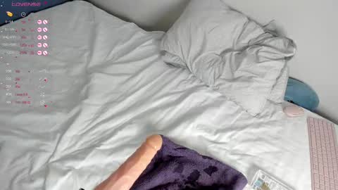 Snapshot of baby_jul1 chatting on 02-15-25, 04:12 JULY online show from 02-15-25, 04:12