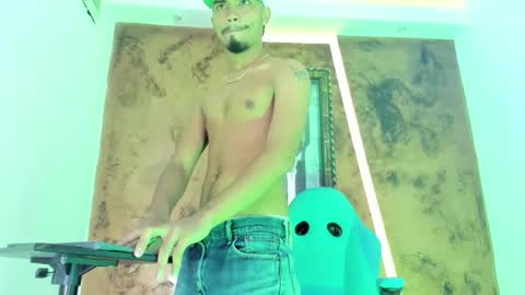 baby_sex_demon online show from 01-12-26, 08:36