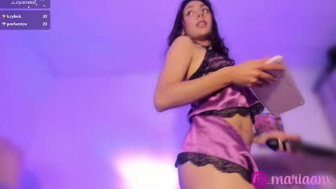 Mariana  online show from 10-16-25, 12:22