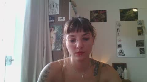 Snapshot of babydemon6 chatting on 12-01-24, 05:57 babydemon6 online show from 12-01-24, 05:57