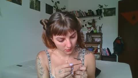 Snapshot of babydemon6 chatting on 12-13-24, 01:33 babydemon6 online show from 12-13-24, 01:33