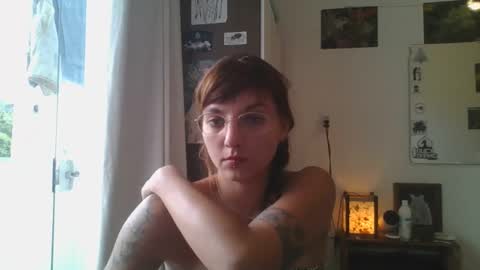 Snapshot of babydemon6 chatting on 12-19-24, 08:23 babydemon6 online show from 12-19-24, 08:23