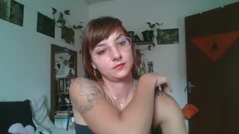 Snapshot of babydemon6 chatting on 01-10-25, 12:47 babydemon6 online show from 01-10-25, 12:47