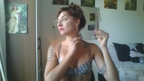 Snapshot of babydemon6 chatting on 01-12-25, 05:33 babydemon6 online show from 01-12-25, 05:33