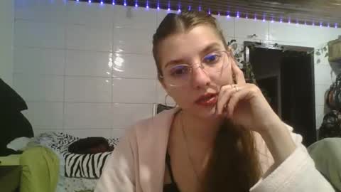 Snapshot of babydemon6 chatting on 09-26-25, 11:20 babydemon6 online show from 09-26-25, 11:20