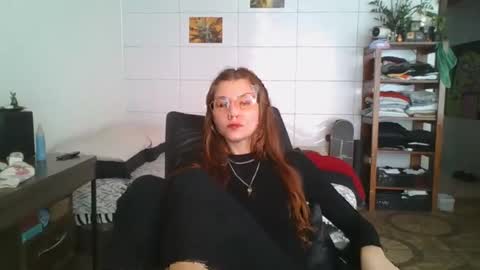 Snapshot of babydemon6 chatting on 10-12-25, 02:05 babydemon6 online show from 10-12-25, 02:05