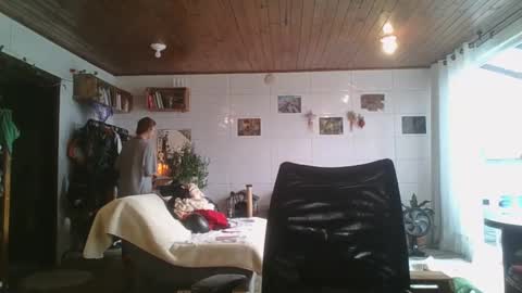 Snapshot of babydemon6 chatting on 10-16-25, 08:10 babydemon6 online show from 10-16-25, 08:10