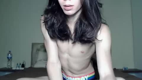 Snapshot of babyezhen chatting on 10-11-25, 09:24 babyezhen online show from 10-11-25, 09:24