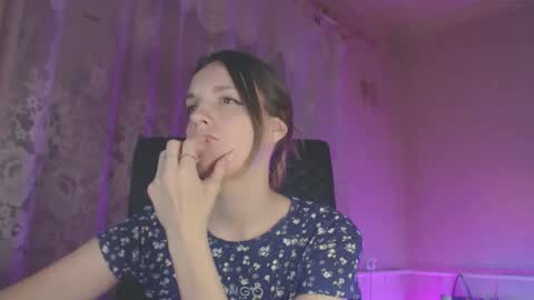 Snapshot of babymuro4ka chatting on 02-10-26, 06:45 Sonya online show from 02-10-26, 06:45