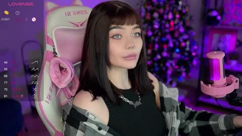 Nika online show from 12-18-24, 10:57