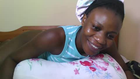 Snapshot of babyrozillah chatting on 10-24-25, 09:11 PRISCILLAH online show from 10-24-25, 09:11