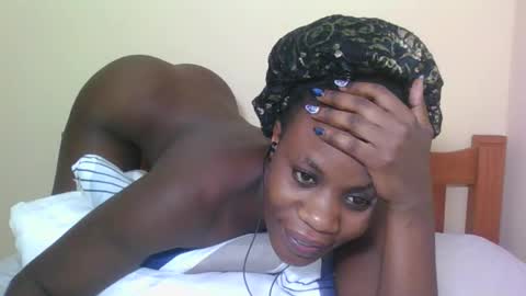 Snapshot of babyrozillah chatting on 11-11-25, 07:36 PRISCILLAH online show from 11-11-25, 07:36