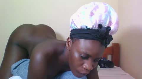 Snapshot of babyrozillah chatting on 11-22-25, 08:08 PRISCILLAH online show from 11-22-25, 08:08