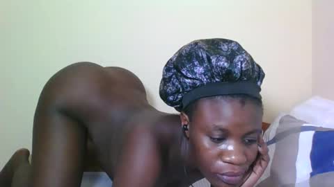 Snapshot of babyrozillah chatting on 11-29-25, 10:35 PRISCILLAH online show from 11-29-25, 10:35