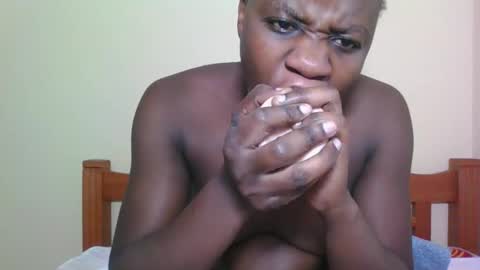 Snapshot of babyrozillah chatting on 12-22-25, 08:28 PRISCILLAH online show from 12-22-25, 08:28