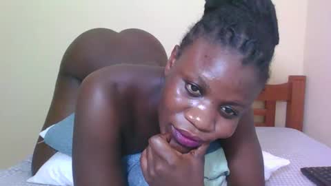 Snapshot of babyrozillah chatting on 02-14-26, 01:52 PRISCILLAH online show from 02-14-26, 01:52