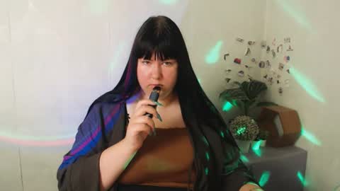 Snapshot of babytaera_ chatting on 06-11-26, 06:33 BabyTaera online show from 06-11-26, 06:33