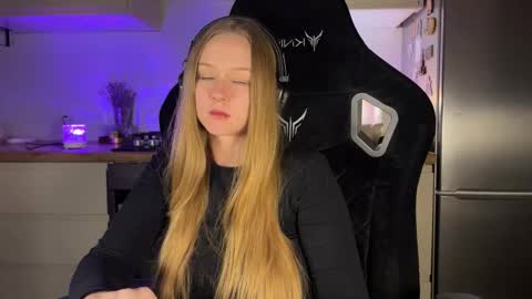 Snapshot of babyytonight chatting on 09-30-25, 08:52 NEXT STREAM 1AM GMT3 Alice online show from 09-30-25, 08:52