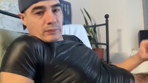 Snapshot of bach77 chatting on 02-24-25, 10:26 bach online show from 02-24-25, 10:26