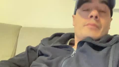 Snapshot of bach77 chatting on 02-24-25, 03:09 bach online show from 02-24-25, 03:09