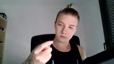 Honey online show from 10-22-25, 07:41