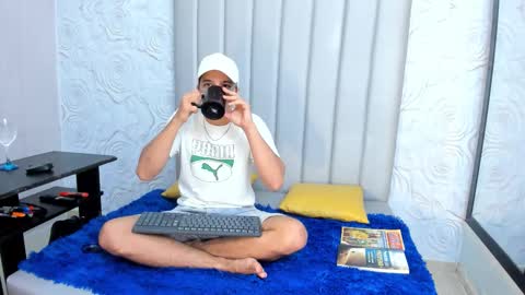 Snapshot of bad_boy_21_ chatting on 02-18-26, 03:57 bad_boy_21_ online show from 02-18-26, 03:57