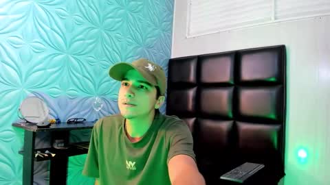 Snapshot of bad_boy_21_ chatting on 02-22-26, 04:02 bad_boy_21_ online show from 02-22-26, 04:02