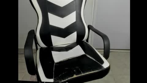 Snapshot of bad_boy_master_findom chatting on 02-19-26, 07:43 bad_boy_master_findom online show from 02-19-26, 07:43