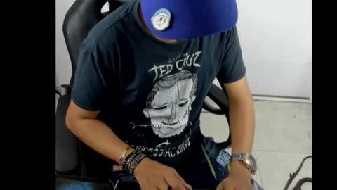 Snapshot of bad_boy_master_findom chatting on 02-21-26, 08:32 bad_boy_master_findom online show from 02-21-26, 08:32