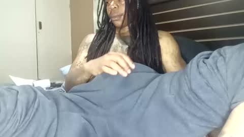 Snapshot of bad_dawgg chatting on 02-24-25, 09:09 rastafaria online show from 02-24-25, 09:09