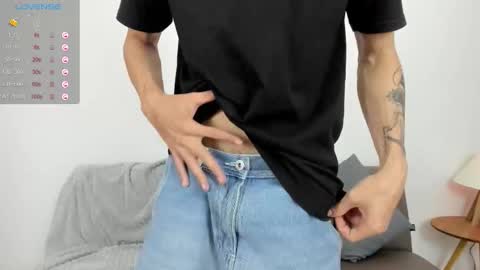 Snapshot of badboy_one chatting on 10-30-25, 05:57 jhojan online show from 10-30-25, 05:57