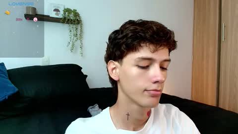 Snapshot of badboy_one chatting on 11-20-25, 09:47 jhojan online show from 11-20-25, 09:47