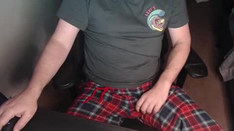 Snapshot of baddaddy77 chatting on 11-17-25, 12:33 baddaddy77 online show from 11-17-25, 12:33