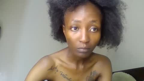 baddie_bunnie online show from 12-21-25, 07:21