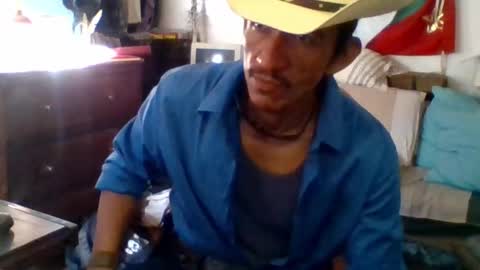 Mexican livin Off the Wall online show from 02-27-25, 11:26