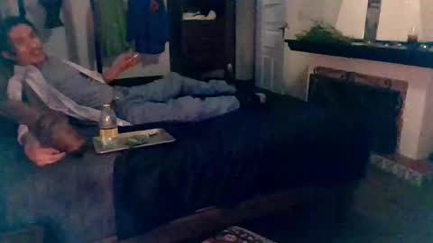 Mexican livin Off the Wall online show from 03-08-25, 04:45