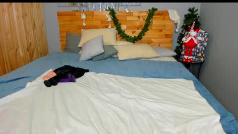 Snapshot of baiambel_mi chatting on 01-07-25, 06:56 holly online show from 01-07-25, 06:56
