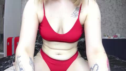 Snapshot of baiambel_mi chatting on 10-09-25, 03:43 holly online show from 10-09-25, 03:43