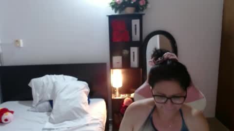 Snapshot of bailarina_atrevida chatting on 09-28-25, 12:49 sandra online show from 09-28-25, 12:49